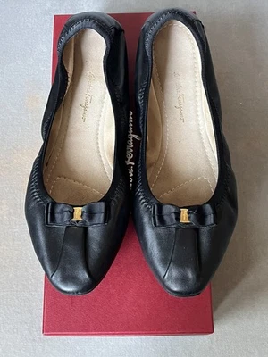 Salvatore Ferragamo My Joy Nuevo Cuero Negro Varina Arco Zapatos Planos 9.5 C Foto 1 de 4