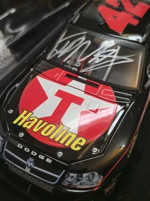 Cuna Dodge Avenger 2007 autografiada Juan Poblo Montoya "Novato del Año"   Foto 1 de 4