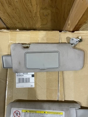 2003-2008 Nissan 350Z Front Passenger Side Sun Visor OEM 5122 - Image 1 of 3