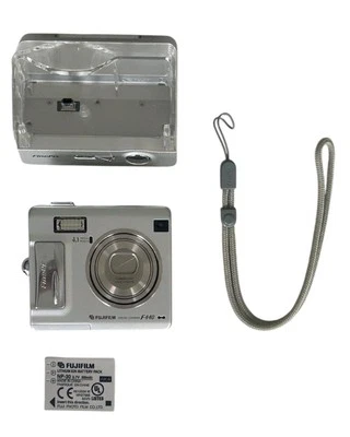 Fujifilm FinePix F440 Digital Compact Camera 4.1MP Charging Cradle Tested  - Image 1 of 4