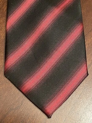 Van Heusen 红色黑色手工制作 100% 聚酯纤维男式领带中国制造 — 第 1/4 张图片