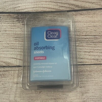 Clean & Clear Oil Absorbing Sheets Instantly Removes Excess Oil Portable 50 ct - Image 1 of 2