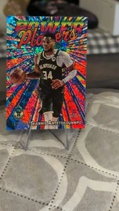2025-26 Topps Basketball Power Players Giannis Antetokounmpo #PP1 Blue Holo /150 - Bild 1 von 2