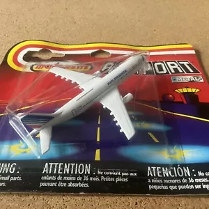 Aeroporto Majorette ~Air France ~aereo in metallo ~Serie 800 ~1/60 ~Cardato ~Sigillato - Foto 1 di 7