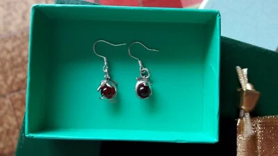 Orecchini Delfino con sfera Vetro Rosso Murano argento 925 - Immagine 1 di 4