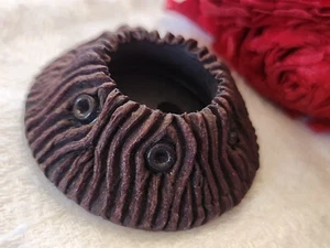 Volumineux bouton ancien vintage en résine  perlé  3,8 cm violet ref 632 - Picture 1 of 4