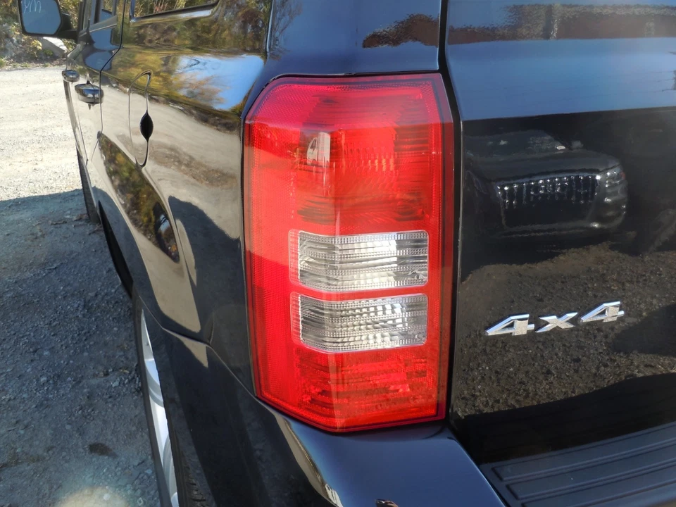 2008-2017 Jeep Patriot Tail Light Lamp Driver Left LH OEM - Image 1 of 1