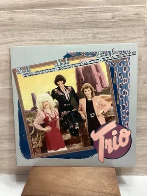 Trio Vinyl LP - Dolly Parton Linda Ronstadt Emmylou Harris WB 1-25491 Nice - Image 1 of 4