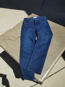 Perfecto estado. Made & Loved LOFT los vaqueros ajustados azul denim dobladillo cosido talla 2/26 - Imagen 1 de 6