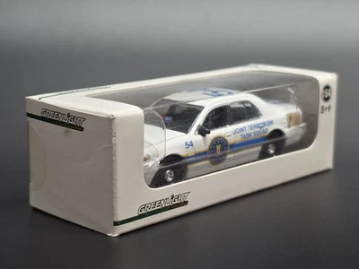 Greenlight Hot Pursuit 2011 福特皇冠维多利亚联邦调查局警察 - 定制 JTTF — 第 1/4 张图片