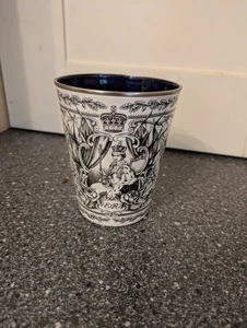 HALCYON DAYS BILSTON ENAMEL BEAKER 1977 SILVER JUBILEE QUEEN ELIZABETH II - Picture 1 of 6