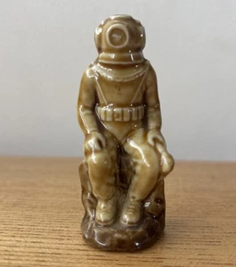 Vintage Wade Whimsie Aquarium Set 1976- Deep Sea Diver Figure  - Picture 1 of 8