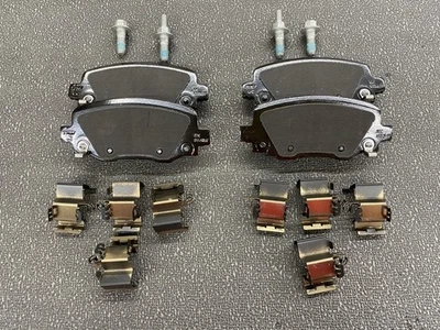 Комплект задних дисковых тормозных колодок 2015-17 CHRYSLER 200 OEM NO 68225301AD - Изображение 1 из 4