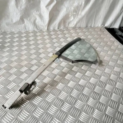 SMART DRIVER SIDE FRONT QUARTER GLASS WINDOW GLASS - Image 1 of 4