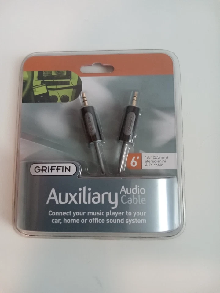 Griffin Auxiliary Audio Cable 6' 1/8" stereo-mini AUX cable 3011-AUXCBL - Image 1 of 2
