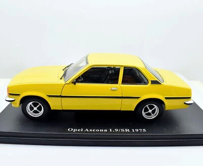 Modellino auto scala 1:24 Opel Ascona diecast collezione modellismo statico car - Immagine 1 di 3