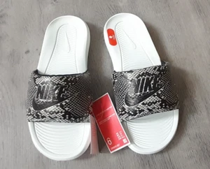 BNWT SIZE 3.5 NIKE WOMANS GIRLS SLIDERS VICTORI ONE SLIDE EUR 36.5 - Picture 1 of 2