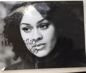 Naomi Bentley Casualty Signed Large Photo 25x20cm Autograph vtd - Picture 1 of 2
