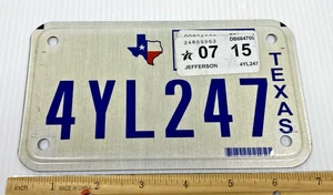 Placa de licencia de motocicleta Texas 4YL247 15 de julio Jefferson Co exhibición vencida SOLO - Imagen 1 de 3