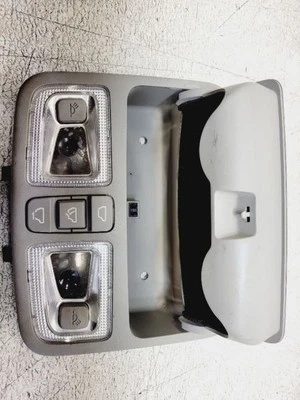 Luz de mapa superior Hyundai Spectra 2007-2008 - gris 92820-2F00087 *con techo solar* Foto 1 de 4