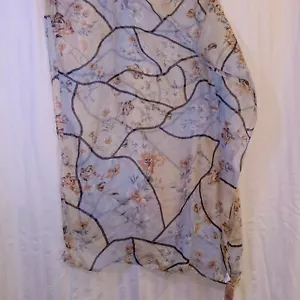 Large Lightweight Viscose Scarf Shawl Wrap Beige & Blue Floral Quilt Pattern - Picture 1 of 10