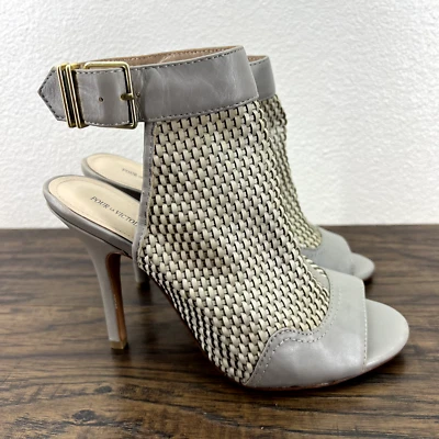 Botín Pour La Victoire Mujer Tacones Talla 8.5 Gris Tejido Cuero Punta abierta Foto 1 de 4