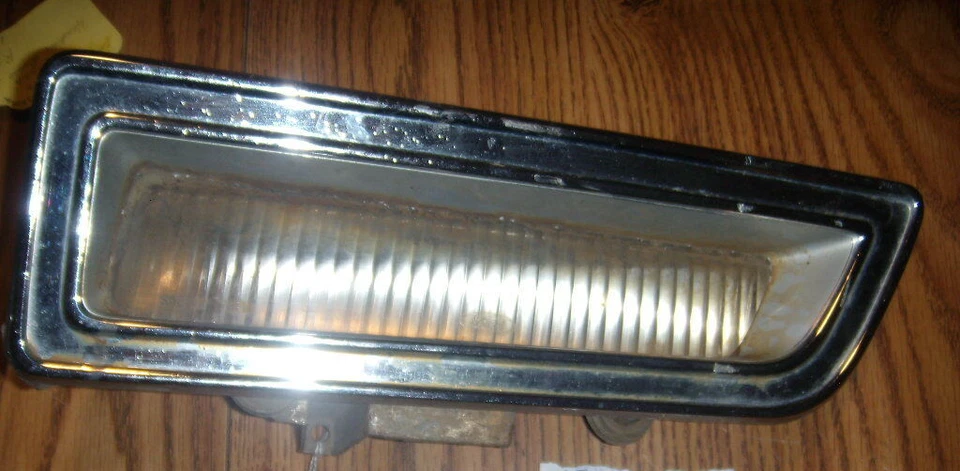 Ford LTD 1973 Country Squire conjunto de luces de esquina delantera derecha D3ab-15A205-A Foto 1 de 1