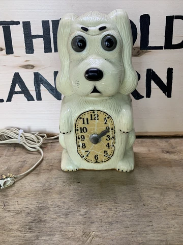 Vintage KLOCKER White SPANIEL DOG Electric CLOCK with Moving Eyes Cover