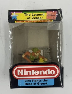 Figuras Trofeo Nintendo NES Legend Of Zelda. Link Fights The Head Of Gleeok - Imagen 1 de 4