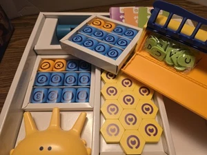Plugo MINT Wiz von PlayShifu - Anzahl, Buchstaben & Link, Mathematik, Wörter, Puzzles 4-10 Jahre - Bild 1 von 13