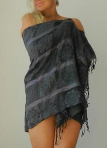 VINTAGE Effortlessly Chic Flower Glitz Fringed Retro Scarf - Picture 1 of 3