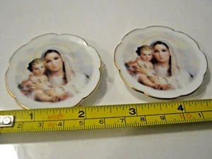 Pre-Owned Set of 2Madonna and Child saucers 2" - Picture 1 of 4