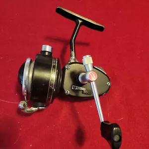 NICE VINTAGE GARCIA 3000 HIGH SPEED SPINNING FISHING REEL GOOD WORKING CONDITION - Picture 1 of 4