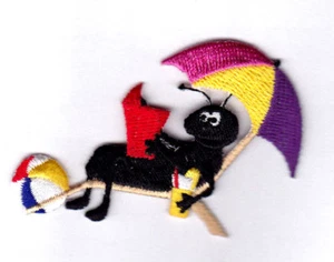 ANT ON BEACH CHAIR Bügelbild Patch Meeresbewohner Ozean Strand  - Bild 1 von 1