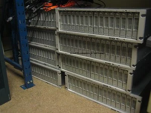 SUN Storagetek 6100 4600 0843 Incl: 2x 421049-002 - 594-5067-01 - 16x 1TB HDD's - Photo 1/1