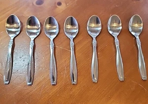 Set of 7 Oneida Vista Stainless Steel 6 3/8" Teaspoons Flatware - Picture 1 of 14