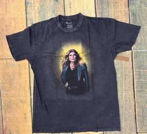 LAW & ORDER SVU T SHIRT FEATURING MARISKA HARGITAY SEASON 26 LARGE - Picture 1 of 4