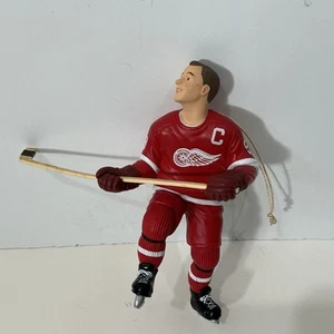 Gordie Howe Detroit Red Wings NHL Hockey Greats Hallmark Christmas Ornament - Picture 1 of 4