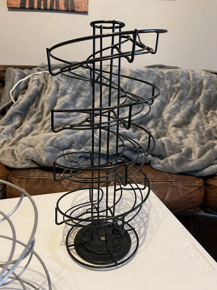 Вращающаяся спиральная металлическая стойка-диспенсер для яиц, дисплей для хранения черный - Изображение 1 из 3