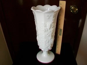 WESTMORELAND 11 1/2" JARRÓN PANELADO UVA LECHE VASO ALTO PRENSADO VINTAGE - Imagen 1 de 6