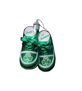 KURT ADLER NOBLE GEMS GREEN IRISH BABY SHOES 1st CHRISTMAS GLASS ORNAMENT NB0828 - Picture 1 of 1