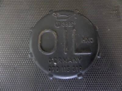 1993 Volkswagen Eurovan 2.5 Engine Oil Fill Cap 070115319 Vanagon OEM D8 - Image 1 of 3