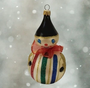 SOLD ----Pier1 Imports Vintage European glass hand painted clown signed ornament - Imagen 1 de 13