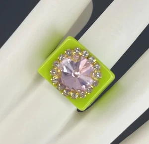 Grober Lucite Ring Rosa Strass Limettengrün Größe 7,5 Statement Retro - Bild 1 von 10