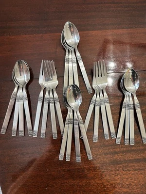 Vintage Ecko Eterna Geminette Korea 24pcs 16 Teaspoons 8 Dinner Forks Stainless - Image 1 of 4