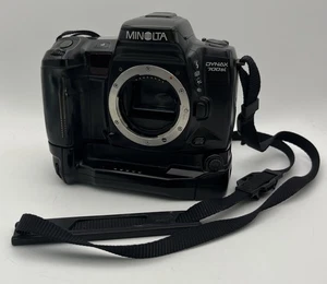 Corpo fotocamera pellicola 35 mm Minolta Dynax 700si incl. impugnatura VC-700 - Foto 1 di 9