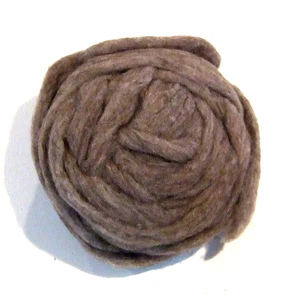 Soft Gray Needle Felting Spinning Wool Fiber Roving 2.1 oz. - NEW (#27) - Picture 1 of 5