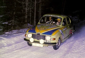 1976 Saab 96 mit Per Eklund & Björn Cederberg - Schwedische Rallye - Fotoplakat - Bild 1 von 1
