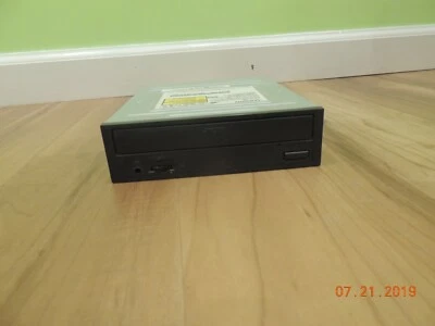 Samsung SW-248 CD Re-writable Disc Drive, Cd Disc Drive  - Image 1 of 4