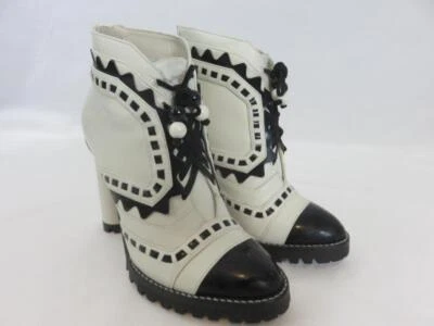 Sophia Webster Shaw White/Black Trim Leather Ankle Booties 4" Heel Size EU 38.5 - Imagem 1 de 4
